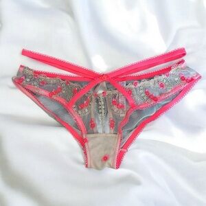 Victoria’s Secret • Dream Angels Pink Floral Mesh Cheekini • Pink • Size S